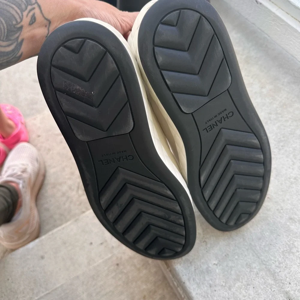 Chanel White and Black Leather Sneakers - Picture 8 of 16